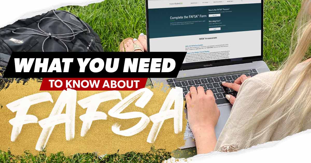 Girl filling out a FAFSA form online