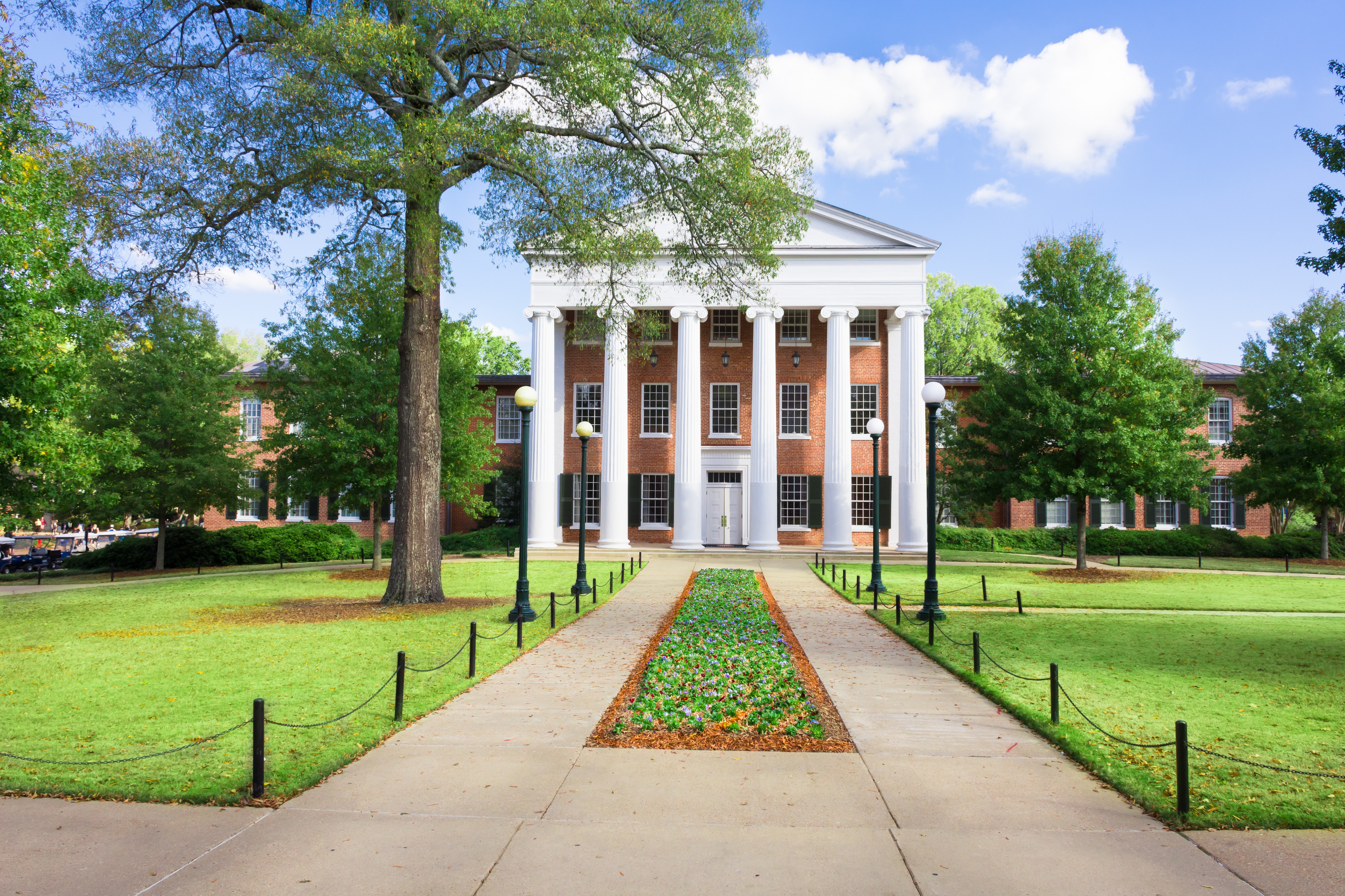 Photo of building at Ole Miss in Oxford, Mississippi.
